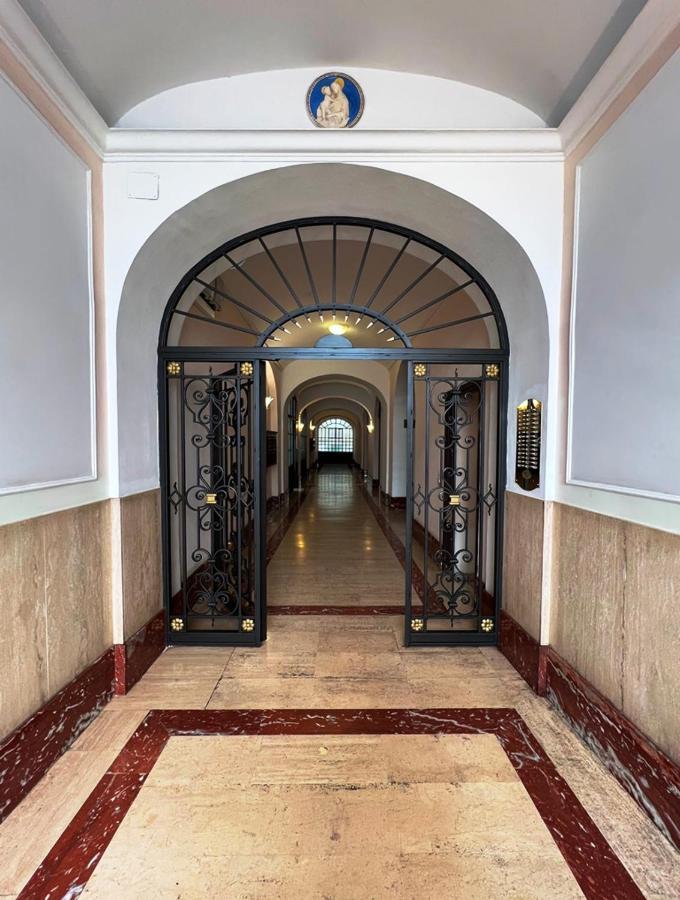 Dolce Vita Guest House ローマ エクステリア 写真